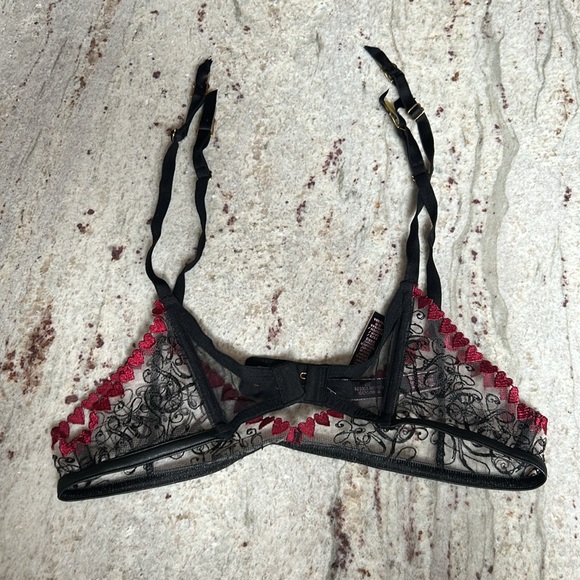 Victoria Secret love lace garter belt - Picture 3 of 4